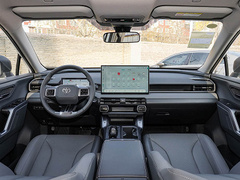 Новый Toyota RAV4 поступил в продажу в Китае, цена стартует всего лишь от 152 тыс. юаней (1,75 млн рублей)