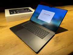 Аттракцион неслыханной щедрости от Apple: пользователь пришел в Apple Store заменить батарею в старом ноутбуке 2018 года выпуска, а ушёл с MacBook Pro за 4300 долларов