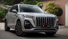 Китайский премиум дорожает в России: Hongqi резко поднял цены: флагманский седан H9 подорожал на миллион, а популярный кроссовер Hongqi HS3 прибавил 260 тыс. рублей