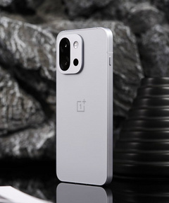 Редкий компактный флагман с топовой камерой и АКБ на 7000 мАч. Инсайдер раскрыл характеристики OnePlus 15T до анонса