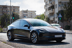 Беспилотные Tesla одобрили в Израиле