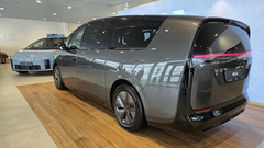 В Белоруссии стартовали официальные продажи Li Auto i8 и Li Auto Mega — от 159,8 тыс. BYN (4,3 млн рублей)