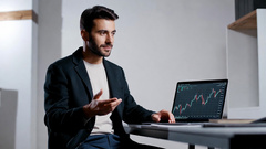 Пересчитают и промаркируют: Банк России предлагает создать реестр финансовых блогеров