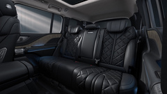 Пять моторов, шесть экранов и 1196 л.с.: BYD показала флагманский гибрид Yangwang U8 2026