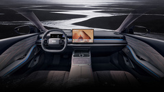 BYD и Toyota пора закрываться? Большой гибридный седан Geely Galaxy Star 8 Voyager с запасом хода 1700 км на баке бензина, вышел в предзаказ с ценой всего 143 тыс. юаней (1,75 млн рублей)