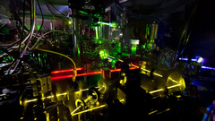 Физики создали атомные часы, способные обнаруживать темную материю