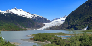 NASA показало 40 лет таяния огромного ледника на Аляске