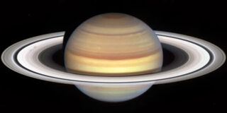 Исследование: кольца Сатурна могли появиться после столкновения огромных лун