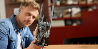 Lego представила набор со шлемом Саурона из «Властелина колец»