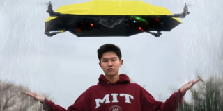 Инженер из Китая создал летающий зонт, который сам следует за человеком во время непогоды