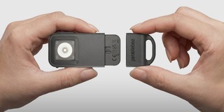 Pebblebee выпустила аналог AirTag с сиреной и фонариком — это личная тревожная кнопка