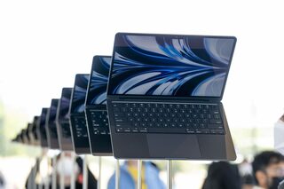 Apple может выпустить MacBook с OLED-экраном к концу 2024 года