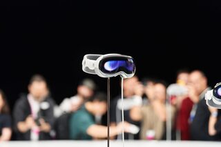 В МТС начались предзаказы на гарнитуру смешанной реальности Apple Vision Pro