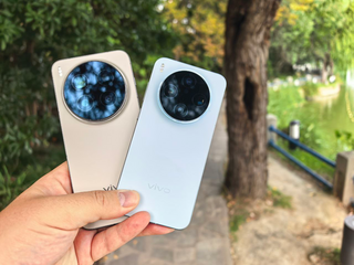 Стали известны российские цены на смартфоны vivo X300, X300 Pro и iQOO 15