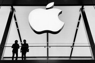 На фоне дефицита памяти аналитики пересмотрели прогноз по акциям Apple