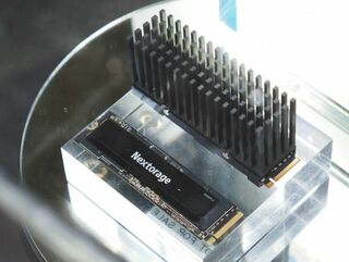 Sony показала образцы SSD с интерфейсом PCI Express 5.0 и внушительных размеров радиатором