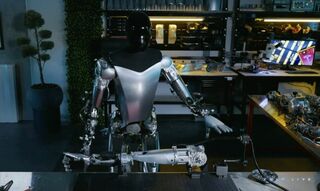 Илон Маск считает, что однажды количество роботов сравняется с численностью населения Земли