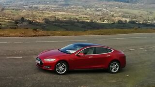 Tesla готовится предложить FSD автовладельцам в Европе и Великобритании