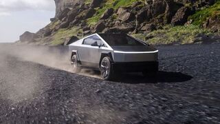 От Tesla аналитики ждут роста поставок электромобилей на 6,5% по итогам третьего квартала