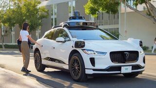 Беспилотные такси Waymo часто используются женщинами и детьми из соображений безопасности