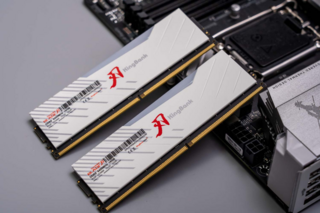 Тесты оверклокера Safedisk выявили отставание китайской DDR5-памяти CXMT от чипов SK Hynix