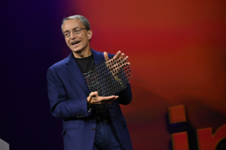 Эксглава Intel рассказал о высмеивании GPU NVIDIA, работе с Джобсом и о будущем квантовых вычислений