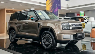 Китайский рамный флагманский гибридный внедорожник Haval H10 умеет двигаться боком и стоит $31 700