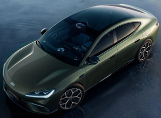 Geely представила электромобиль Galaxy TT с силовой установкой весом 75 кг и эффективностью 93,8%