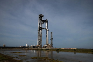 Космический корабль Starship компании SpaceX вывел на орбиту спутники Starlink во время испытания
