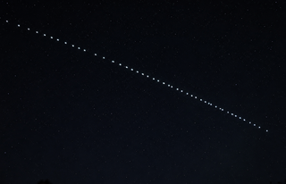 Эксперты РАН указали на пролёты спутников Starlink над Москвой