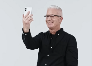Samsung использовала Тима Кука в рекламе Galaxy Z Fold8
