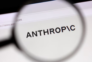 Глава ИИ-подразделения Microsoft раскритиковал Anthropic за создание сознания у Claude AI