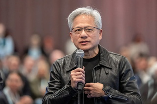 Глава NVIDIA призвал США и Китай к сотрудничеству в сфере ИИ для снижения рисков от технологии