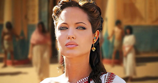 Отмененный фильм Анджелины Джоли "Клеопатра" был политическим триллером, полным убийств и секса
