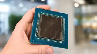Официальные тесты AMD указали примерно на 33% прирост производительности на ядро Zen 6 относительно Zen 5