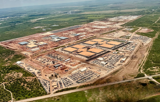 Microsoft ведёт переговоры об аренде мощностей в техасском кампусе Stargate на сотни мегаватт 