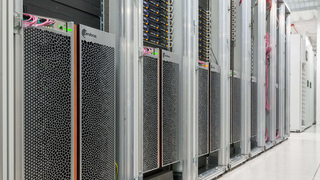 Акции Cerebras Systems упали, несмотря на почти двукратный рост выручки 