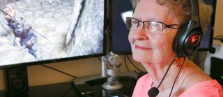 После сотен видео 88-летняя "Бабушка из Skyrim" завершает карьеру — ей стало скучно