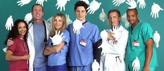 Один из шоураннеров ребута "Клиники" ушёл из-за творческих разногласий