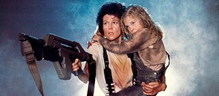 Сигурни Уивер рассказала, почему не вышел фильма Нила Бломкампа по вселенной "Чужие"