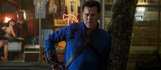 У Брюса Кэмпбелла обнаружили неизлечимый рак, но актер заявил, что он "крепкий старый сукин сын" и планирует жить еще долго