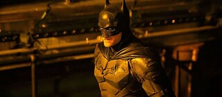 Роберт Паттинсон назвал сценарий "Бэтмена 2" экстраординарным и пообещал совершенно другой фильм