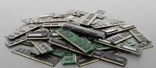 Цены на оперативную память начали снижаться, но кризис еще далек от завершения