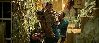 Режиссер "Поезда в Пусан" рассказал о новом фильме Colony – этот зомби-триллер о выживании в запертом здании покажут в РФ