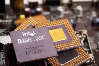 Что скрывает уход гендиректора Intel?