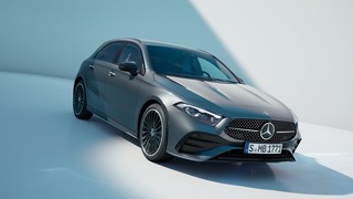 Mercedes передумал снимать свой самый дешевый бензиновый авто с производства. Все из-за электрокаров