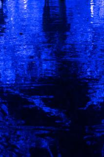 Темные обои: поверхность, вода, синий, рябь