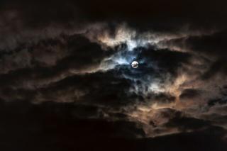 Темные обои: пасмурно, луна, ночь, облака